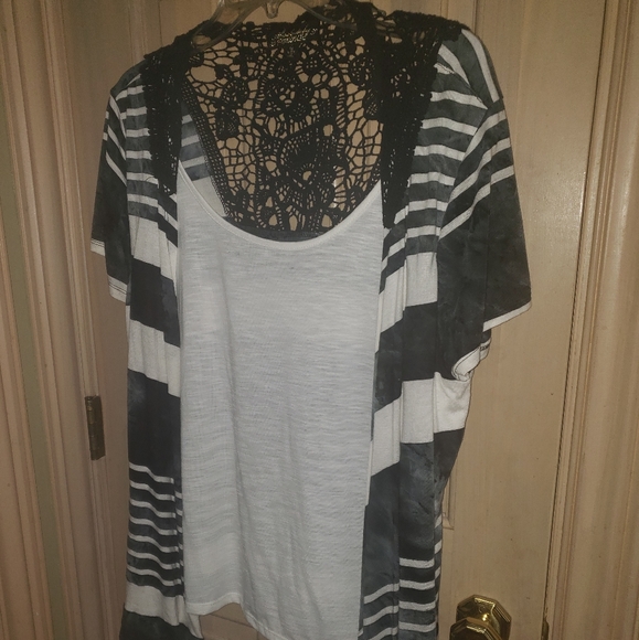 Plus sz 1X Absolutely Famous shirt Black and white Y2K - Picture 5 of 5